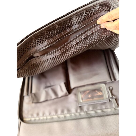 Tenba Black Nylon Camera/Laptop Carrying Case With Compartments & Straps - Picture 4 of 9